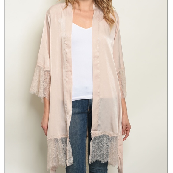 🆕 Nude Lace Trim Kimono - Picture 2 of 6